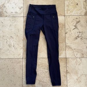 LULULEMON leggings with mesh insert size 4